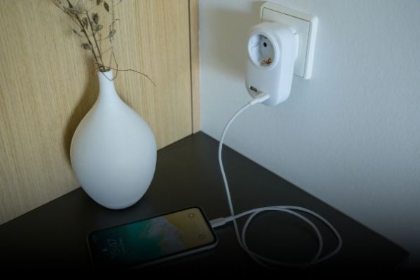 Fast charging with USB Power Delivery charger Type C